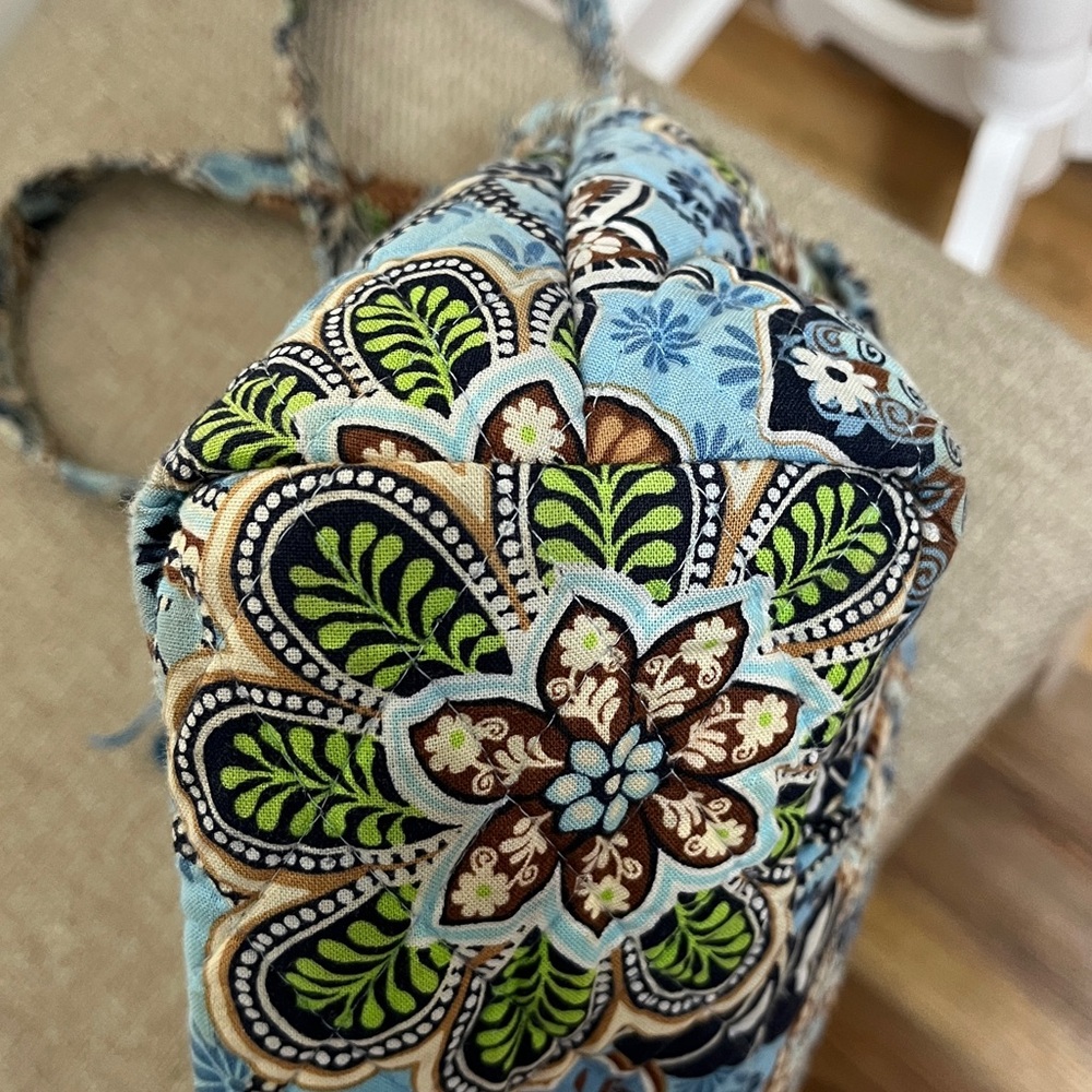 Vera Bradley shoulder purse&belt bag. Some wear bottom, straps good, 14x9x3.5”⬇️ - Picture 11 of 17